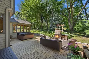 699 Bridle Ridge Rd, Eagan, MN 55123 - Photo 3