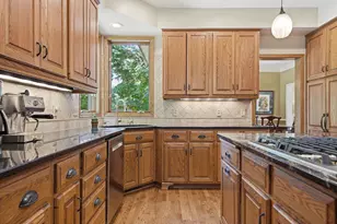 699 Bridle Ridge Rd, Eagan, MN 55123 - Photo 11