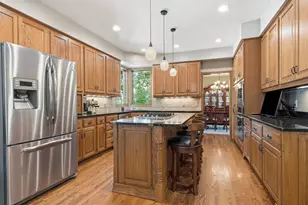 699 Bridle Ridge Rd, Eagan, MN 55123 - Photo 9