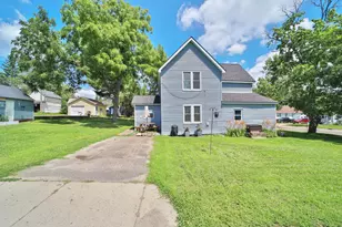 403 8th St NE, Staples, MN 56479 - Photo 33