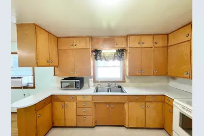 402 N Van Buren Avenue, Springfield, MN 56087 - Photo 23
