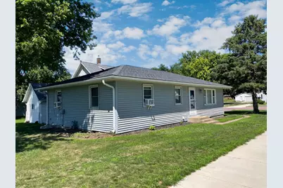 402 N Van Buren Avenue, Springfield, MN 56087 - Photo 3