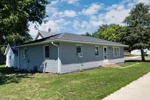 402 N Van Buren Ave, Springfield, MN 56087 - Photo 3