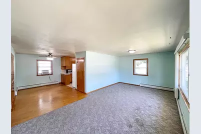 402 N Van Buren Avenue, Springfield, MN 56087 - Photo 7