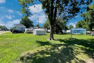 402 N Van Buren Ave, Springfield, MN 56087 - Photo 5