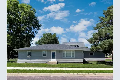 402 N Van Buren Avenue, Springfield, MN 56087 - Photo 1