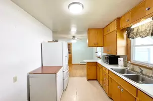 402 N Van Buren Ave, Springfield, MN 56087 - Photo 21