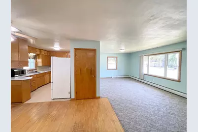 402 N Van Buren Avenue, Springfield, MN 56087 - Photo 11
