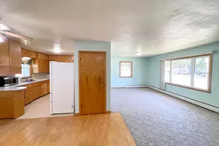 402 N Van Buren Ave, Springfield, MN 56087 - Photo 11
