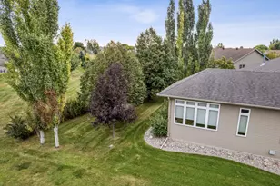 868 32nd St S, Moorhead, MN 56560 - Photo 3