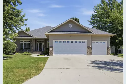 868 32nd Street S, Moorhead, MN 56560 - Photo 1