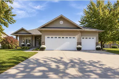 868 32nd Street S, Moorhead, MN 56560 - Photo 1