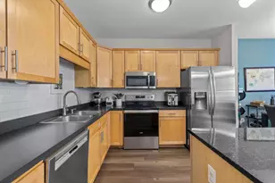 301 Oak Grove St, Minneapolis, MN 55403 - Photo 17