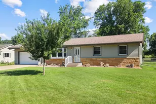 403 Jane Street E, Morristown, MN 55052 - Photo 3