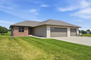 148 Medinah Cir W, Lake City, MN 55041 - Photo 1