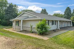 1105 Bartosh Ln, River Falls, WI 54022 - Photo 3