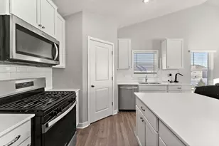 5124 Mustang Cir, Woodbury, MN 55129 - Photo 9