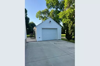 314 Colfax Avenue NW, Renville, MN 56284 - Photo 5