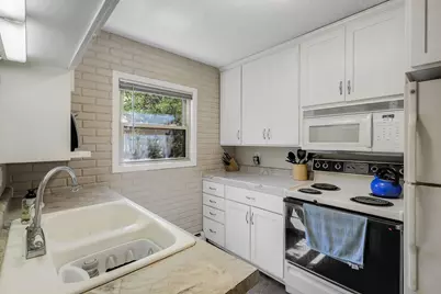 110282 Village Road, Chaska, MN 55318 - Photo 5