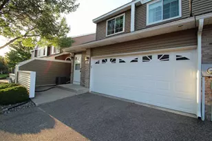 207 Primrose Ct, Vadnais Heights, MN 55127 - Photo 9
