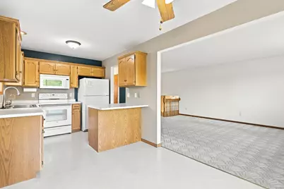 747 Louisiana Street NW, Hutchinson, MN 55350 - Photo 5