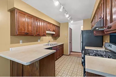 3915 Gershwin Avenue N, Oakdale, MN 55128 - Photo 11