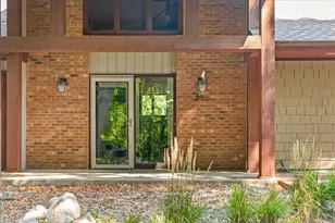606 Carver Beach Rd, Chanhassen, MN 55317 - Photo 5