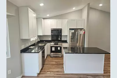 9625 Sheridan Avenue N, Brooklyn Park, MN 55444 - Photo 5