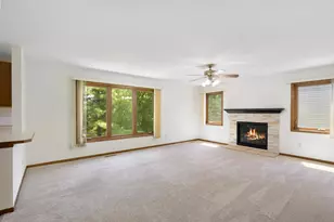 12930 Emmer Pl, Apple Valley, MN 55124 - Photo 5