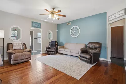 604 E Walnut Avenue, Olivia, MN 56277 - Photo 7