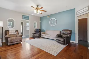 604 E Walnut Ave, Olivia, MN 56277 - Photo 7