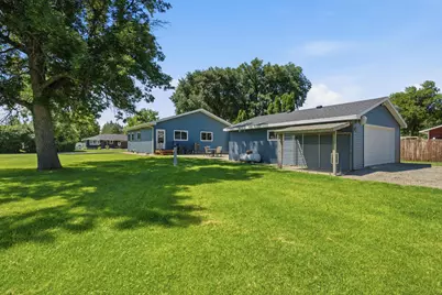 604 E Walnut Avenue, Olivia, MN 56277 - Photo 27