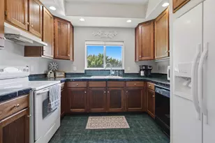 604 E Walnut Ave, Olivia, MN 56277 - Photo 13