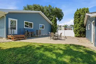 604 E Walnut Ave, Olivia, MN 56277 - Photo 31