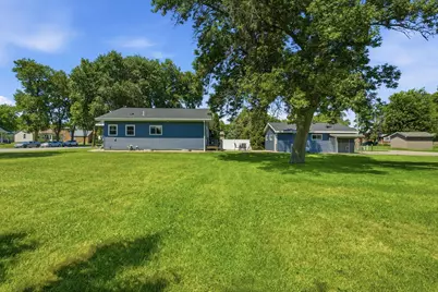 604 E Walnut Avenue, Olivia, MN 56277 - Photo 33