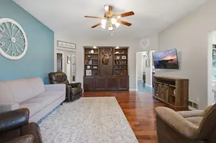 604 E Walnut Ave, Olivia, MN 56277 - Photo 5