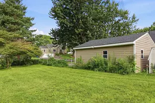 8933 Wally Dr, Golden Valley, MN 55427 - Photo 21