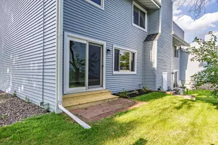 101 Canabury Ct, Little Canada, MN 55117 - Photo 5
