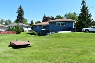 401 N Burlington Ave, Fergus Falls, MN 56537 - Photo 5