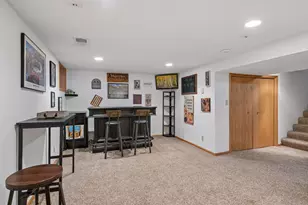318 E 44th St, Minneapolis, MN 55409 - Photo 25