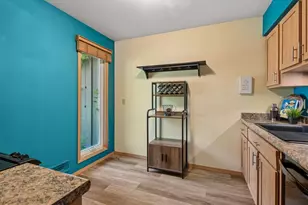 318 E 44th St, Minneapolis, MN 55409 - Photo 15