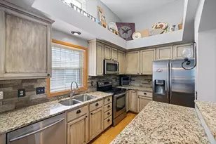 10154 Country Club Curve, Woodbury, MN 55129 - Photo 3