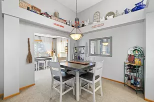 10154 Country Club Curve, Woodbury, MN 55129 - Photo 5