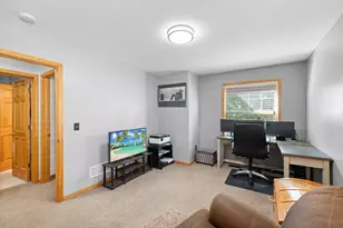 10154 Country Club Curve, Woodbury, MN 55129 - Photo 17