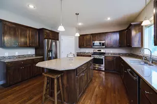 15224 Valley View Dr, Savage, MN 55378 - Photo 5