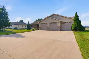 627 5th St NW, Richmond, MN 56368 - Photo 3