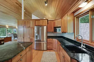 502 Shoreline Dr, Wayzata, MN 55391 - Photo 11