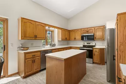 11525 Pondview Court, Champlin, MN 55316 - Photo 9