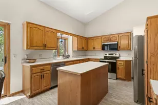 11525 Pondview Ct, Champlin, MN 55316 - Photo 9
