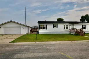 805 2nd St NE, Milaca, MN 56353 - Photo 3